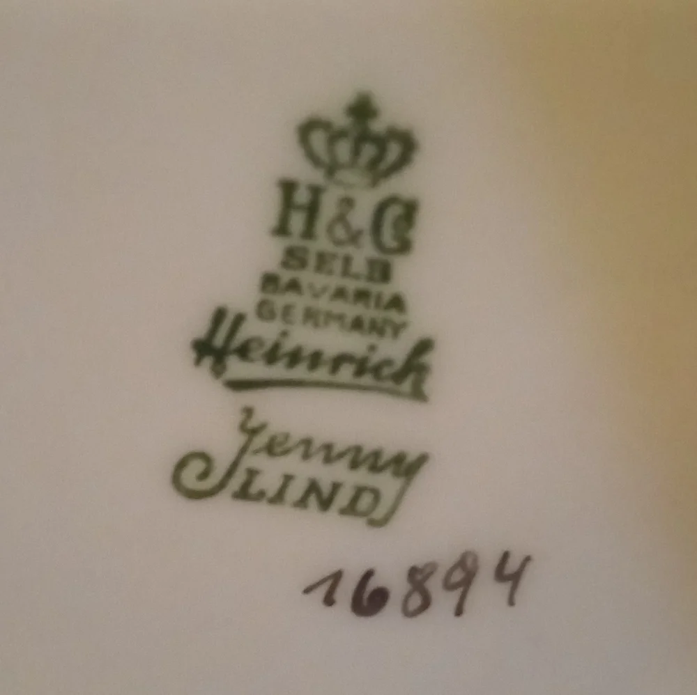 Teapot - Picture 2 of 3